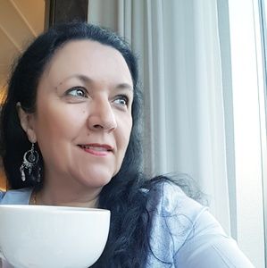 Meet your Posher, Ana